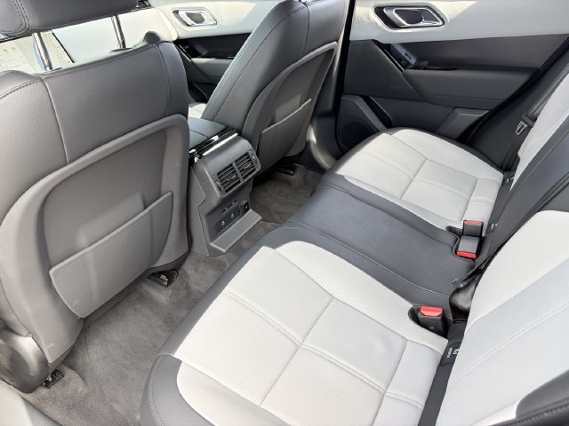 Used 2026 Land Rover Range Rover Velar Dynamic SE AWD/4WD image 25