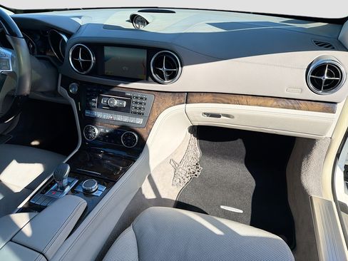Used 2013 Mercedes-Benz SL 550 image 17