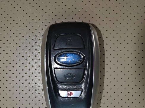 Used 2017 Subaru Outback 2.5i Limited image 38