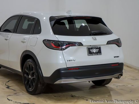 Used 2025 Honda HR-V Sport image 9