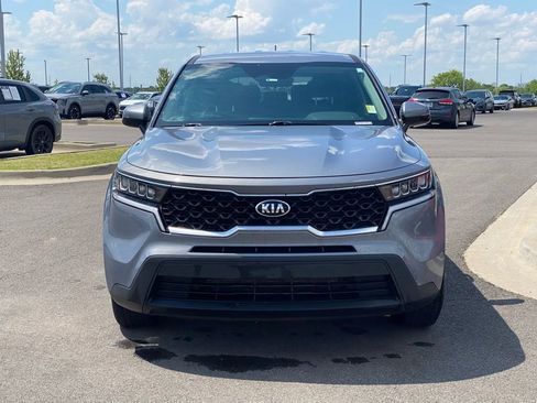 Used 2021 Kia Sorento LX image 2