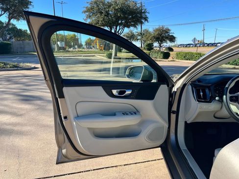 Used 2020 Volvo S60 T5 Momentum w/ Protection Package FWD image 12