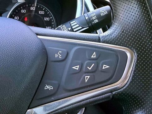 Used 2019 Chevrolet Equinox LT FWD image 21