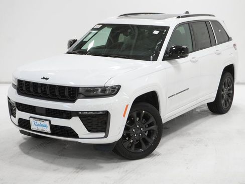 New 2026 Jeep Grand Cherokee Limited image 2