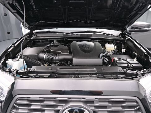 Used 2023 Toyota Tacoma TRD Off-Road AWD/4WD image 16