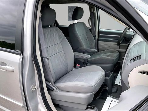 Used 2010 Dodge Grand Caravan SE FWD image 29