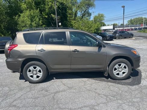 Used 2012 Toyota RAV4 4WD w/ Value Pkg image 2