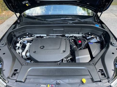 Certified 2025 Volvo XC90 B6 Core AWD/4WD image 28