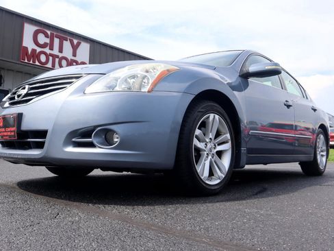 Used 2010 Nissan Altima 3.5 SR w/ Sport Pkg image 16