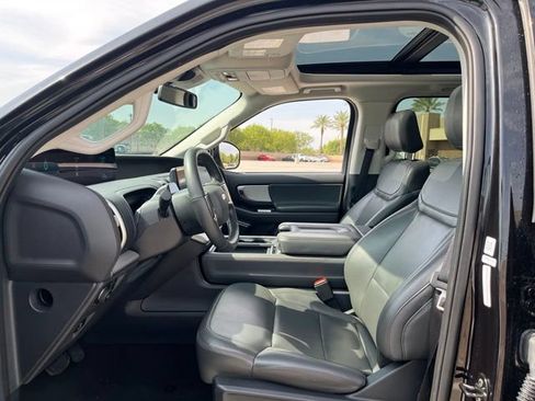 Used 2025 Ford Expedition Active AWD/4WD image 18