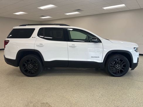 Used 2023 GMC Acadia SLE w/ Driver Convenience Package AWD/4WD image 4