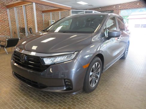 Used 2024 Honda Odyssey EX-L image 1