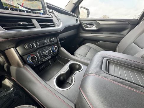 Used 2023 Chevrolet Suburban RST w/ Luxury Package image 10