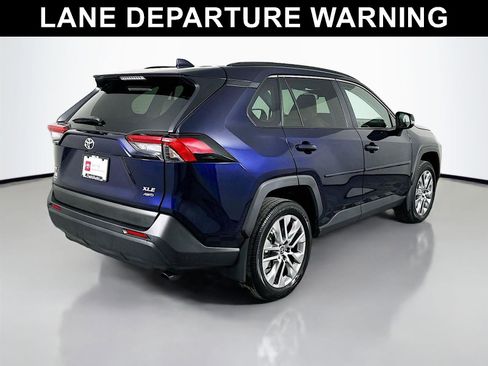 Used 2023 Toyota RAV4 XLE Premium image 7