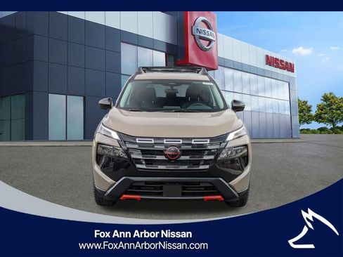 Certified 2025 Nissan Rogue SV AWD/4WD image 8