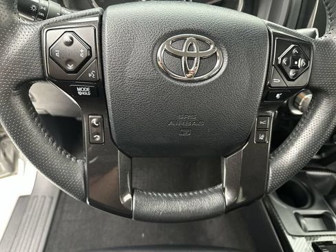 Used 2021 Toyota 4Runner Venture AWD/4WD image 14