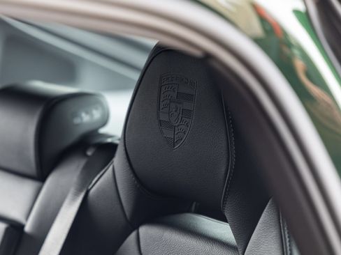 Used 2025 Porsche Panamera image 37