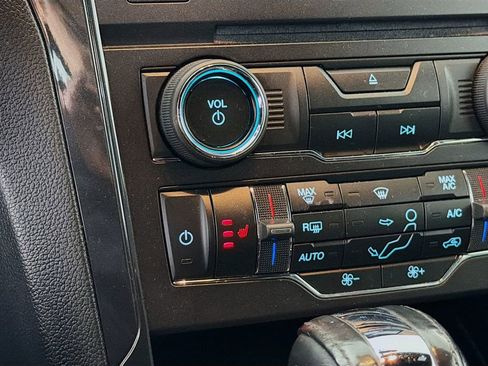 Used 2018 Ford Explorer XLT w/ Equipment Group 202A image 23