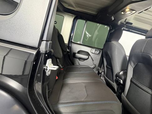 Used 2023 Jeep Wrangler Unlimited Rubicon 4xe AWD/4WD image 32