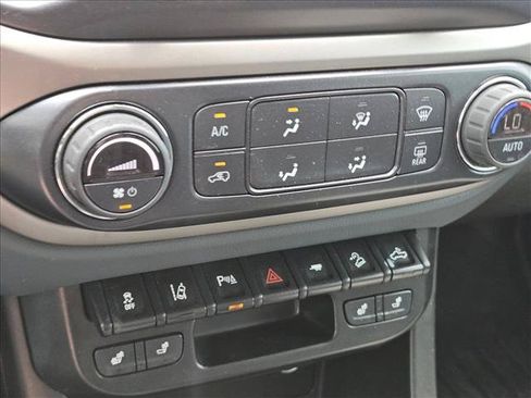 Used 2022 Chevrolet Colorado Z71 w/ Safety Package RWD image 13