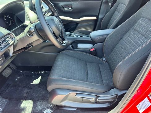 Certified 2025 Honda HR-V Sport image 17
