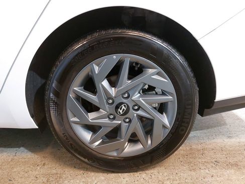 Used 2025 Hyundai Elantra Hybrid FWD image 35