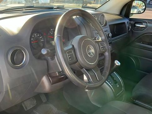 Used 2012 Jeep Compass Latitude w/ Altitude Pkg image 14
