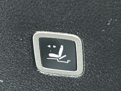 Used 2022 Chrysler Pacifica Limited image 26