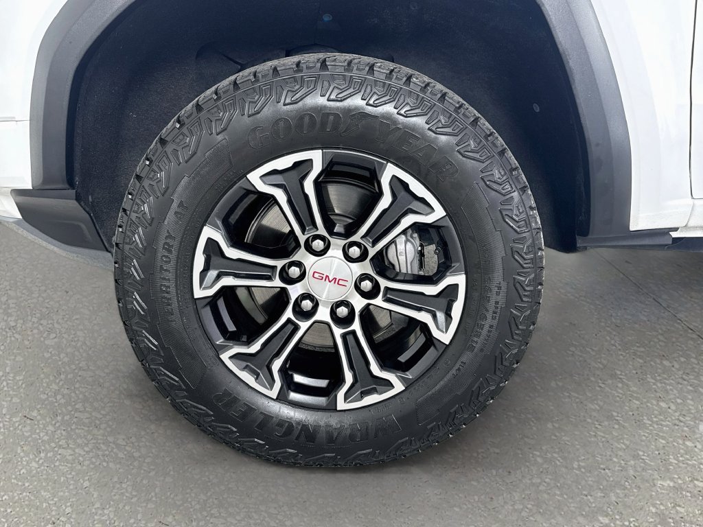 Used 2024 GMC Canyon AT4 AWD/4WD image 31