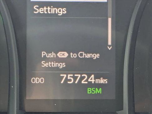 Used 2018 Toyota Camry SE w/ Convenience Package FWD image 11