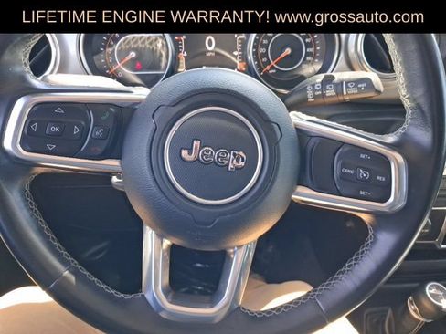 Used 2019 Jeep Wrangler Unlimited Sahara w/ Uconnect 4C Nav & Sound Group AWD/4WD image 12