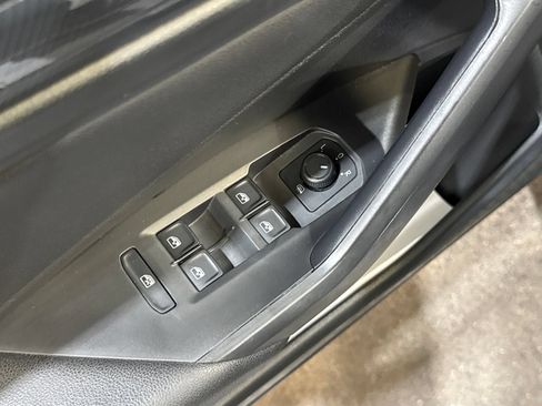 Used 2019 Volkswagen Jetta GLI FWD image 20