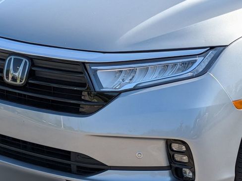 Used 2023 Honda Odyssey Elite image 11