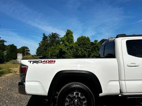 Used 2021 Toyota Tacoma TRD Off-Road AWD/4WD image 27