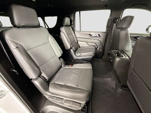 New 2026 Chevrolet Suburban LT w/ Comfort Package image 27