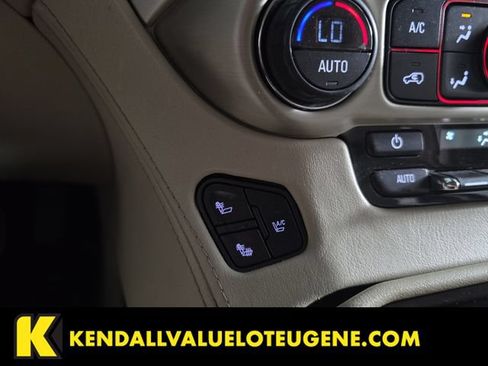 Used 2015 GMC Yukon XL Denali w/ Premium Package AWD/4WD image 16
