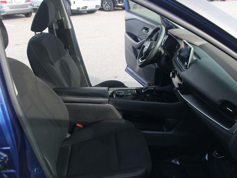 Used 2023 Nissan Rogue S AWD/4WD image 31