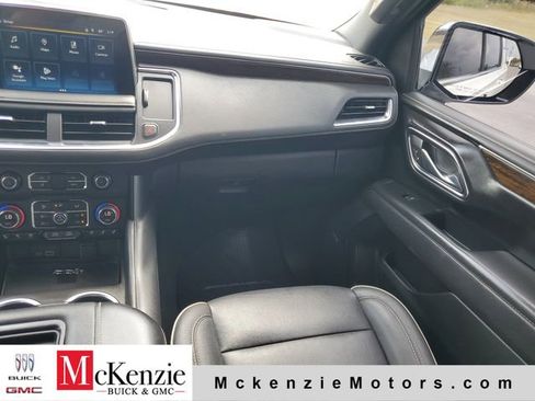 Used 2023 Chevrolet Suburban Premier image 28