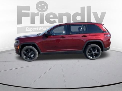 Used 2023 Jeep Grand Cherokee Limited w/ Luxury Tech Group II AWD/4WD image 8