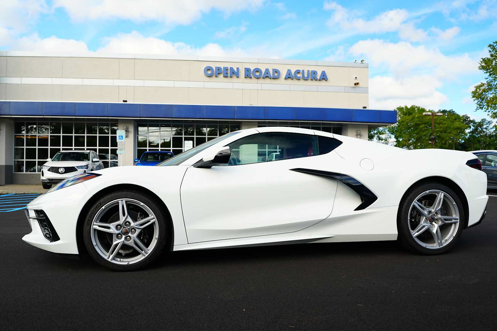 Used 2024 Chevrolet Corvette Stingray Coupe w/ 1LT RWD image 4