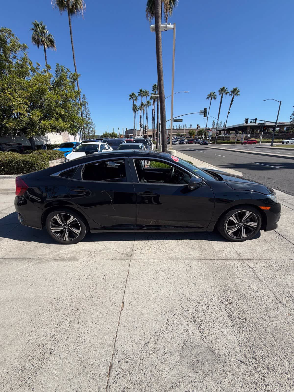 Used 2018 Honda Civic EX image 4