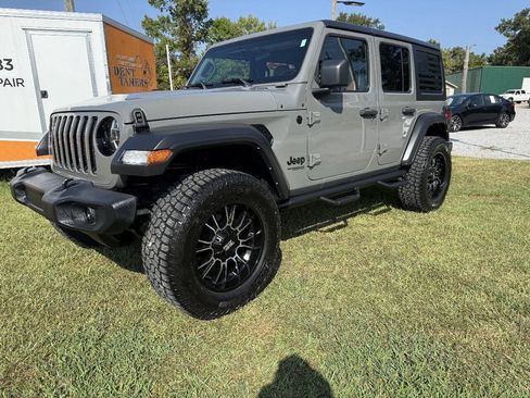 Used 2021 Jeep Wrangler Unlimited Sport AWD/4WD image 2