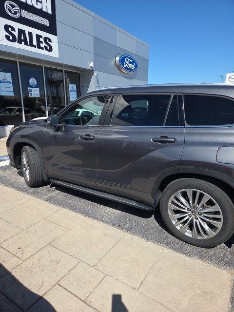 Used 2023 Toyota Highlander Platinum AWD/4WD image 6