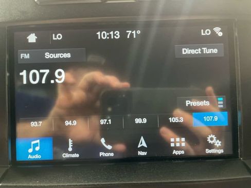 Used 2018 Ford F150 Lariat w/ Equipment Group 502A Luxury AWD/4WD image 17