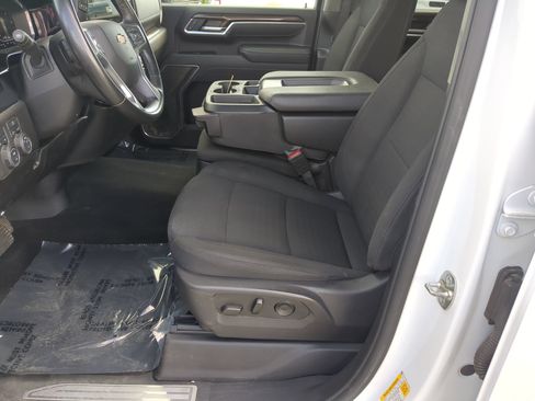 Used 2025 Chevrolet Silverado 2500 LT w/ Convenience Package AWD/4WD image 16