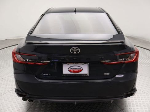 Used 2025 Toyota Camry SE FWD image 10