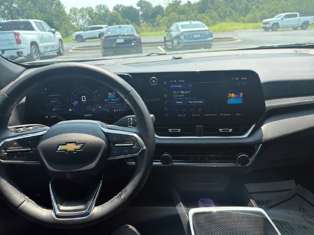 Used 2026 Chevrolet Equinox LT FWD image 10