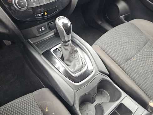 Used 2021 Nissan Rogue Sport S image 27