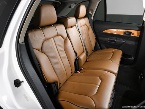 Used 2014 Lincoln MKX FWD w/ Equipment Group 101A image 22