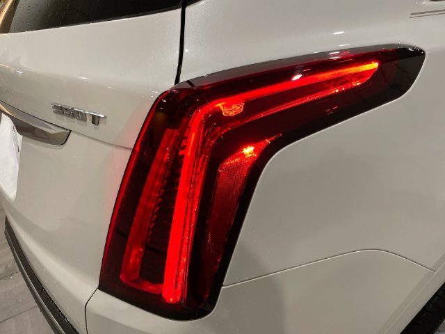 Used 2022 Cadillac XT5 Premium Luxury w/ Platinum Package AWD/4WD image 12